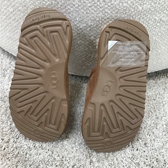 UGG Cozy ll Scuff Slipper | Kids 🆕 - Picture 5 of 11